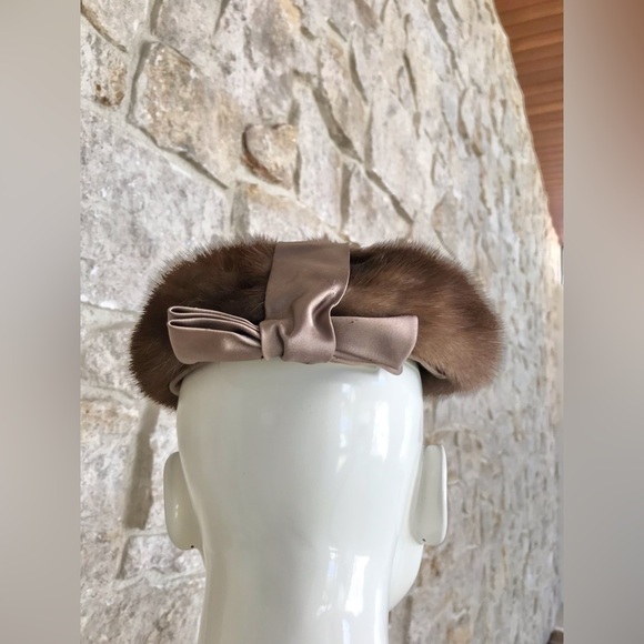 Incredible Vintage 1950s 1960s Mink Fur Hat by Amrose NY with Foot and Ribbon - Picture 8 of 15